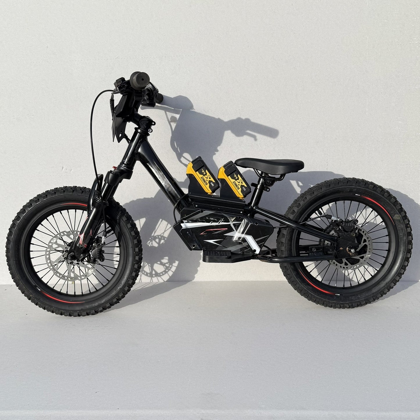 Zippi DEWALT twin 18v Battery Adaptor suits 12" & 16"