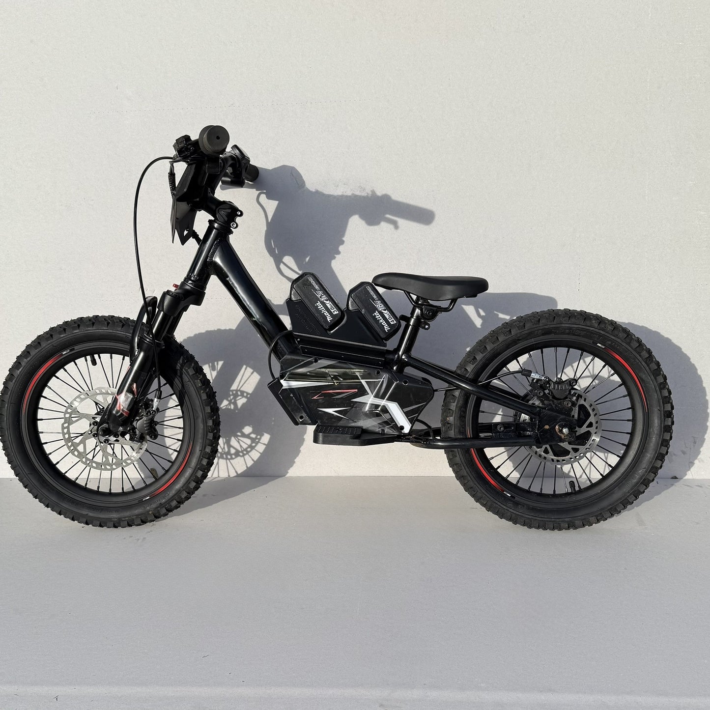 Zippi MAKITA twin 18v Battery Adaptor suits 12" & 16"